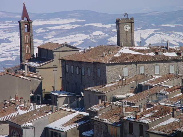 Cercasi assessora per Castell’Azzara, da 8 mesi in giunta solo sindaco e vice 