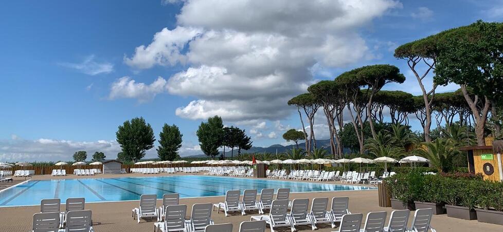 Una delle piscine all’interno dello “hu Park Albatros” di San Vincenzo