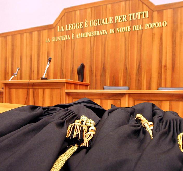 Due processi per la stessa lite, assolta dall’accusa di lesioni 