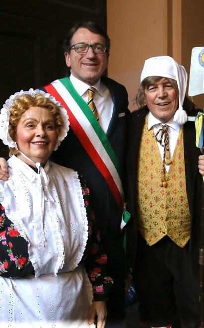 Modena, «in piazza con mascherina Giovedì il grande ritorno della famiglia Pavironica» 