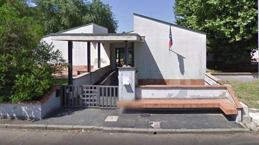 La scuola in via Anna Frank a Montecalvoli costruita su terreni occupati dal 1973 in modo illegittimo dal Comune