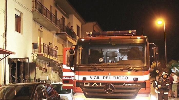 Fuga di gas in un’abitazione. Coppia di anziani messa in salvo