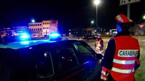 I carabinieri hanno arrestato un ladro all'interno di un negozio