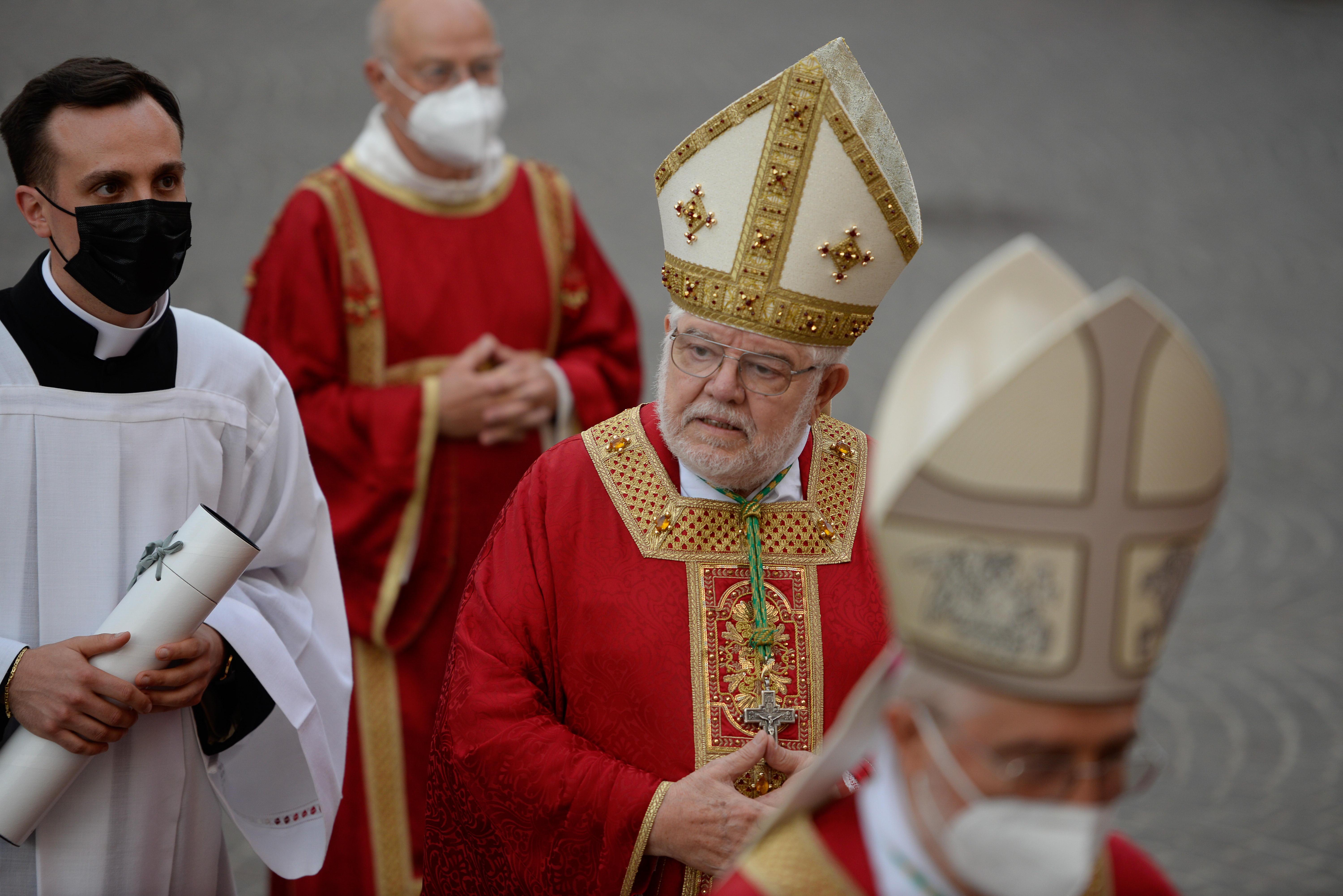 Il vescovo Giovanni Roncari (foto Agenzia Bf)
