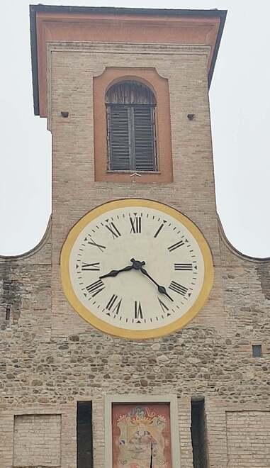 San Polo, guasto alle lancette dell’orologio sulla torre medievale 