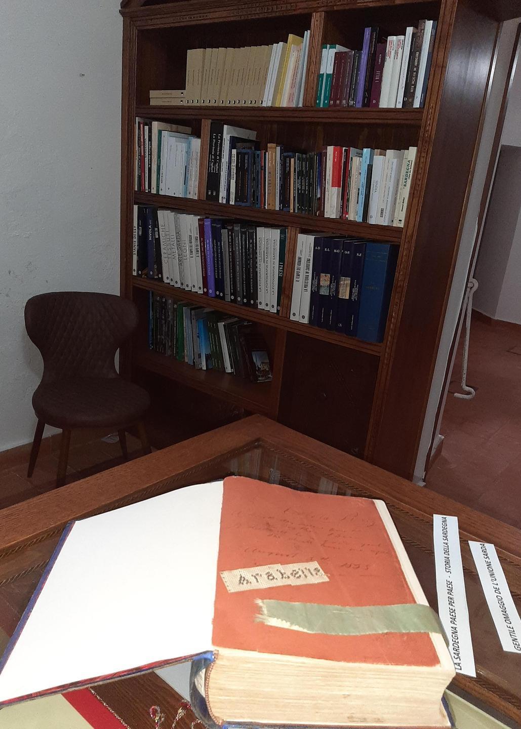 Tutti pazzi per la biblioteca storica di villa Piercy 