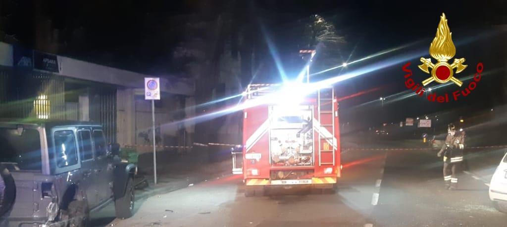 Scontro  fra due auto nella notte in viale Del Prete: due feriti