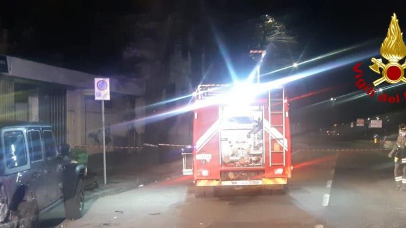 Scontro fra due auto nella notte in viale Del Prete: due feriti