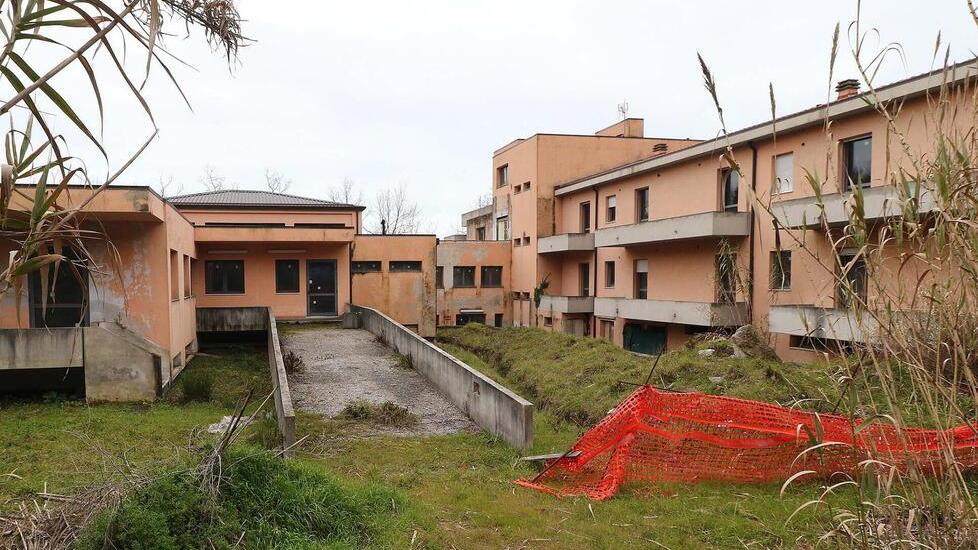 La struttura della rsa di Fossone che attende i cantieri a metà marzo