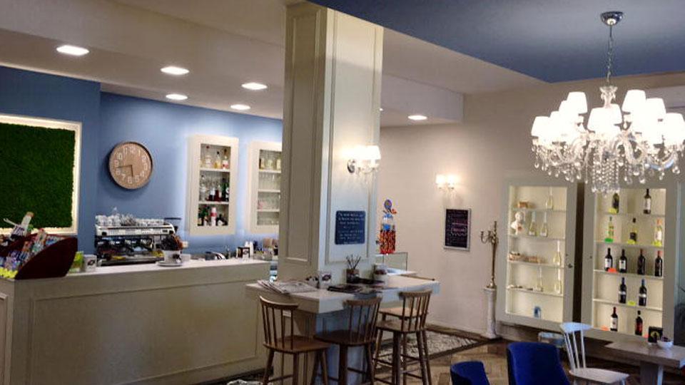 L’interno della Caffetteria Parterre in via del Molinuzzo, a due passi da piazza San Francesco