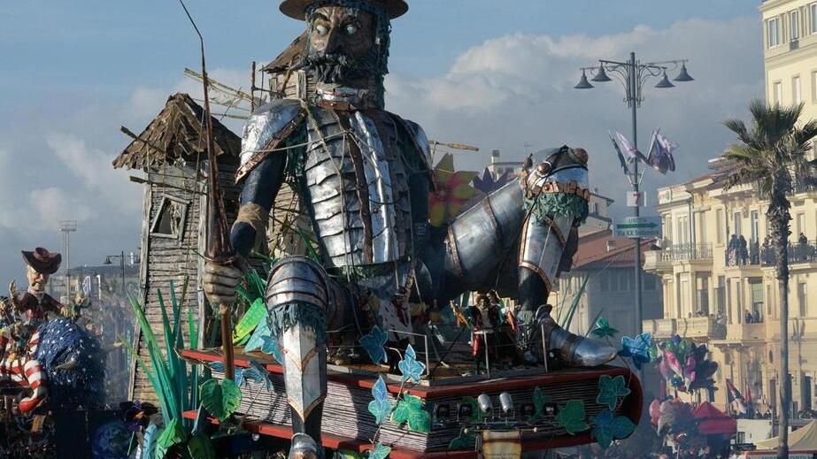 Carnevale di Viareggio: le nostre pagelle. Don Chisciotte favorito, poi l’Orso e Achille Lauro 