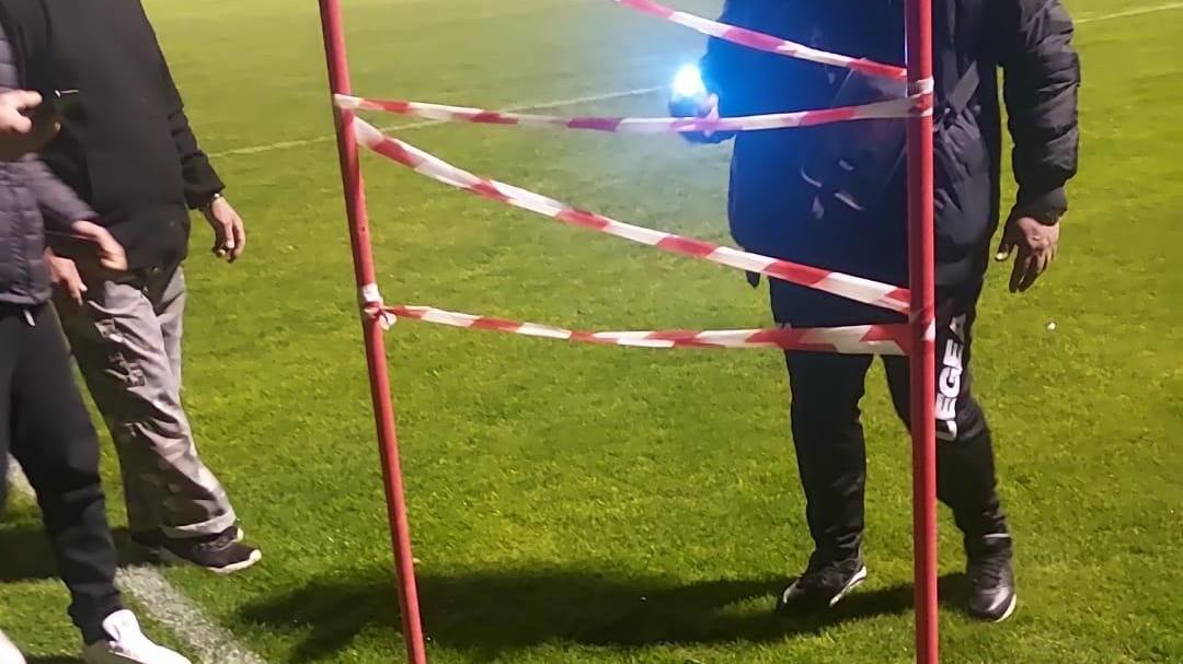 Buche sul campo di gioco per una perdita d’acqua: rinviato il match Lampo-Capezzano