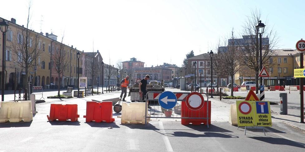 Bagnolo, piazza chiusa e cittadini in fermento: «Stanchi dei continui cambiamenti»