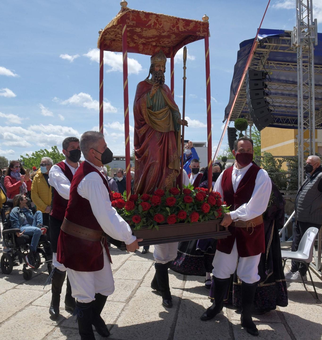 La raccolta di fondi per la festa