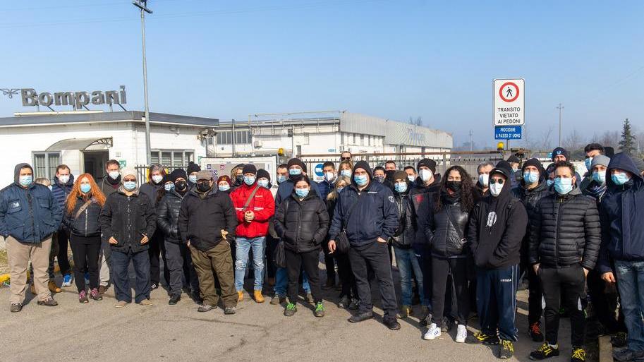 Fox Bompani: metà stipendio, tante paure. «Difficile andare avanti»