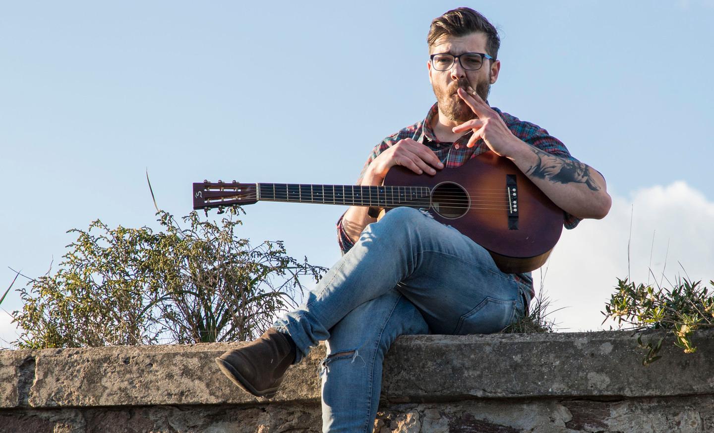 Per la Sardegna canta Matteo Leone 