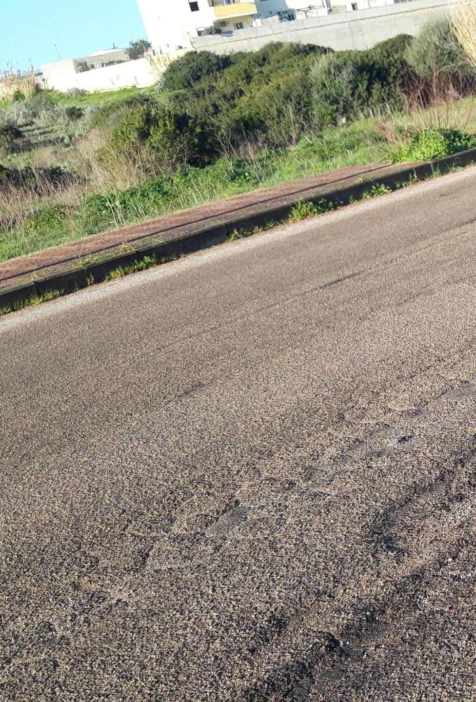 Via della Cultura tra buche e cumuli di ghiaia