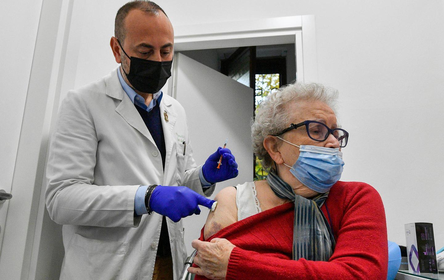 Da marzo la quarta dose per i soggetti fragili 