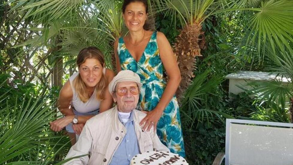 Guglielmo Billi con le figlie Paola e Roberta