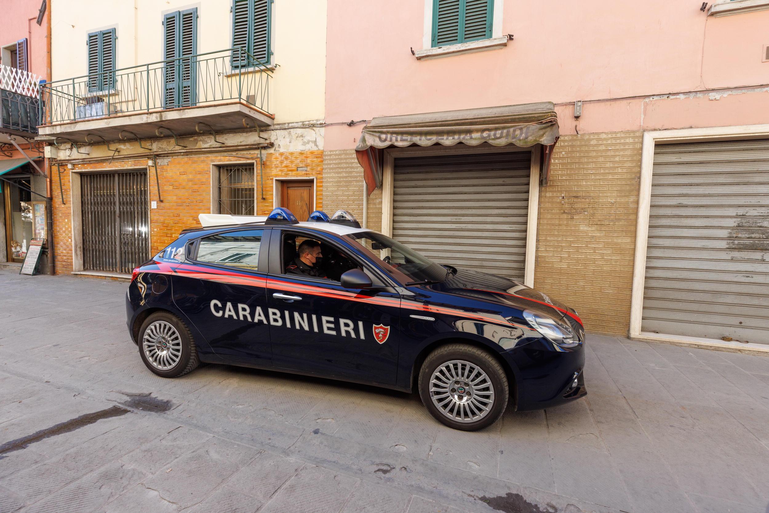 Fabbrico: accoltella il padrone di casa che gli chiede di pagare l'affitto