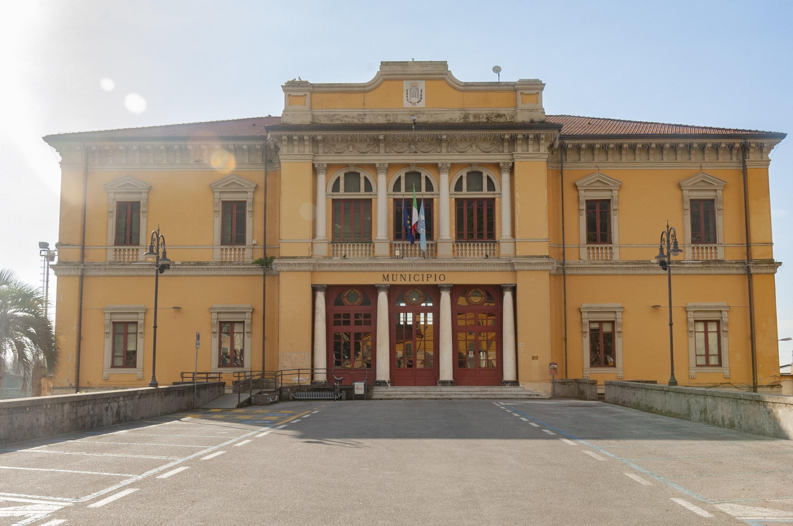 Pietrasanta, in arrivo quindici assunzioni in Comune: ecco quali profili si cercano 