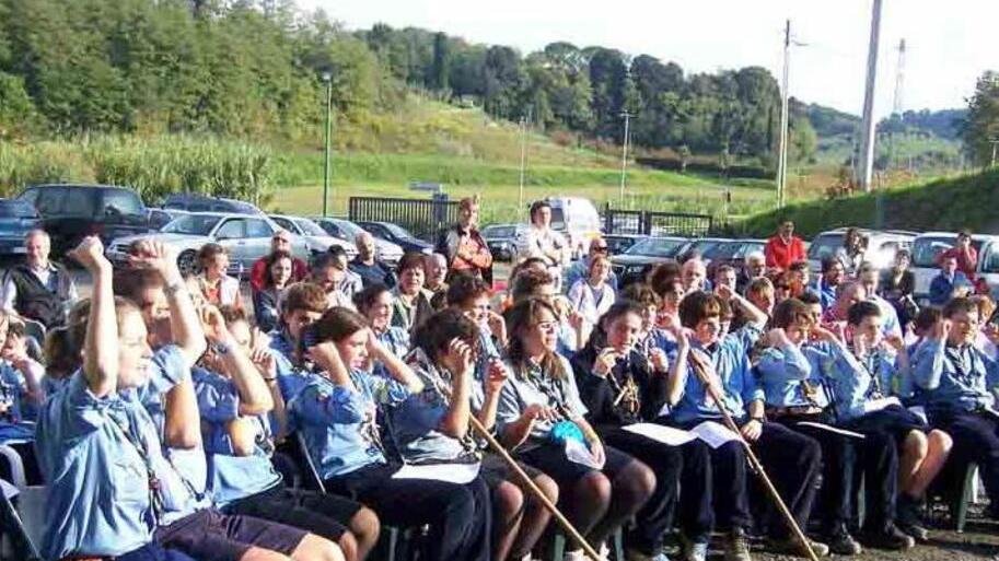 Un momento della vita dell’Associazione guide e scout cattolici italiani (Agesci) di Pontedera che quest’anno celebra il secolo di vita con un grande appuntamento in Duomo a cui sono stati invitati tutti quelli
che hanno fatto parte di questo mondo, indipendentemente dall’età per una grande festa che coinvolgerà, oltre alle istituzioni e alle altre associazioni del territorio, intere generazioni di pontederesi