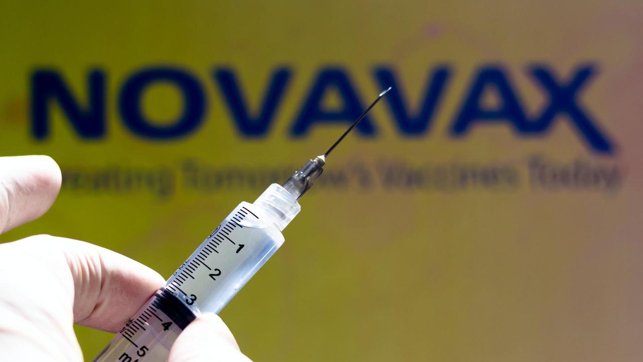 Modena, ecco 10mila dosi di Novavax: «È per chi ha dubbi o paure»
