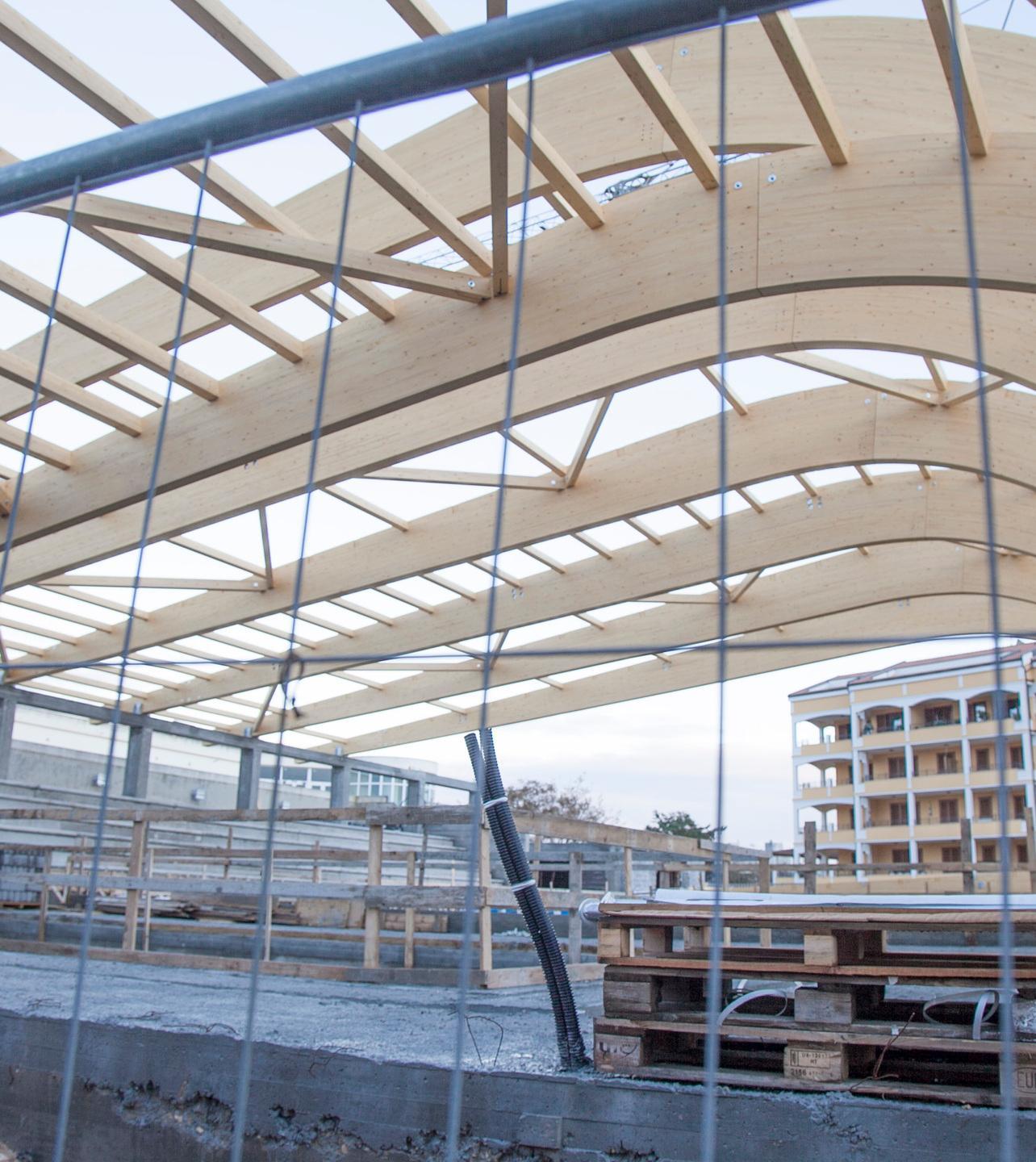 Piscina comunale coperta cantiere verso lo sblocco 