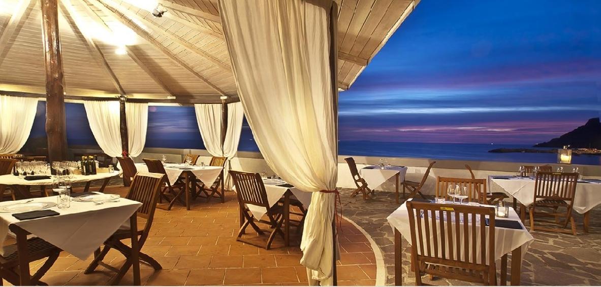 Al lavoro a picco sul mare: il ristorante di Quercianella Ai Paolieri cerca 6 addetti