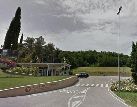 L’ingresso dell’area sosta camper a Pomarance
