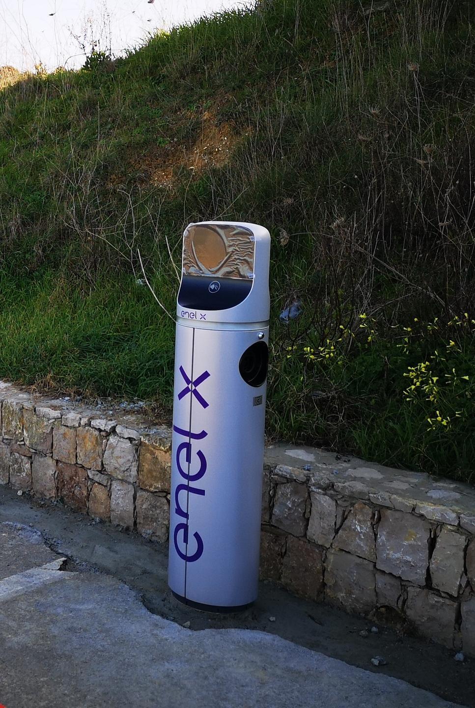 Auto elettriche, a Balai due stazioni di ricarica