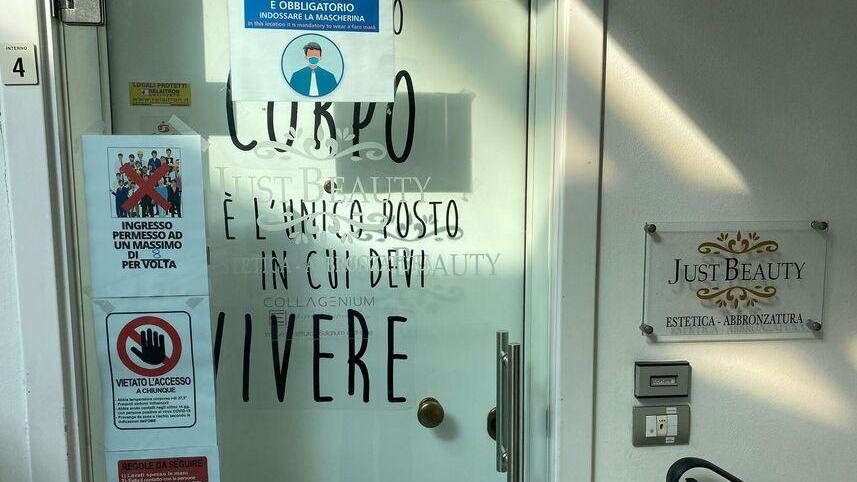 Estetica chiusa, l’ex dipendente: «Ho avuto paura e ho lasciato»