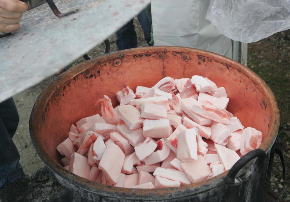 Un trionfo di ciccioli alla “Nimaleda” di Gattatico