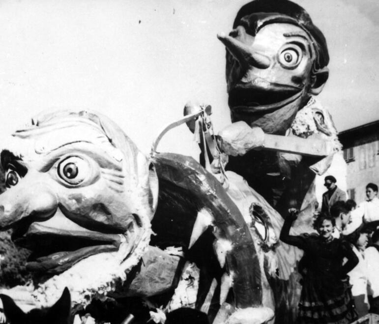 Marina di Carrara, così il grande re Carnevale finì nel ’55 per il diktat dell’amministrazione 