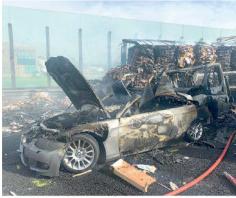 Catastrofe sulla A1: morti un camionista e una donna nel camper a fuoco