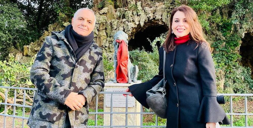 Panariello in villa Fabbricotti. «Omaggio alla statua di Snoopy» 