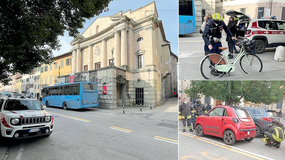 L’autobus fermo all’incrocio tra corso Gramsci e via della Vigna. In alto la bici della 15enne e in basso la microcar (foto nucci)