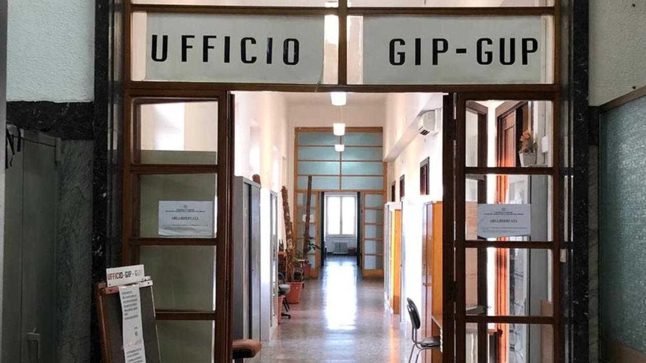 Presunti abusi sulla figlia della ex, 37enne dal gup