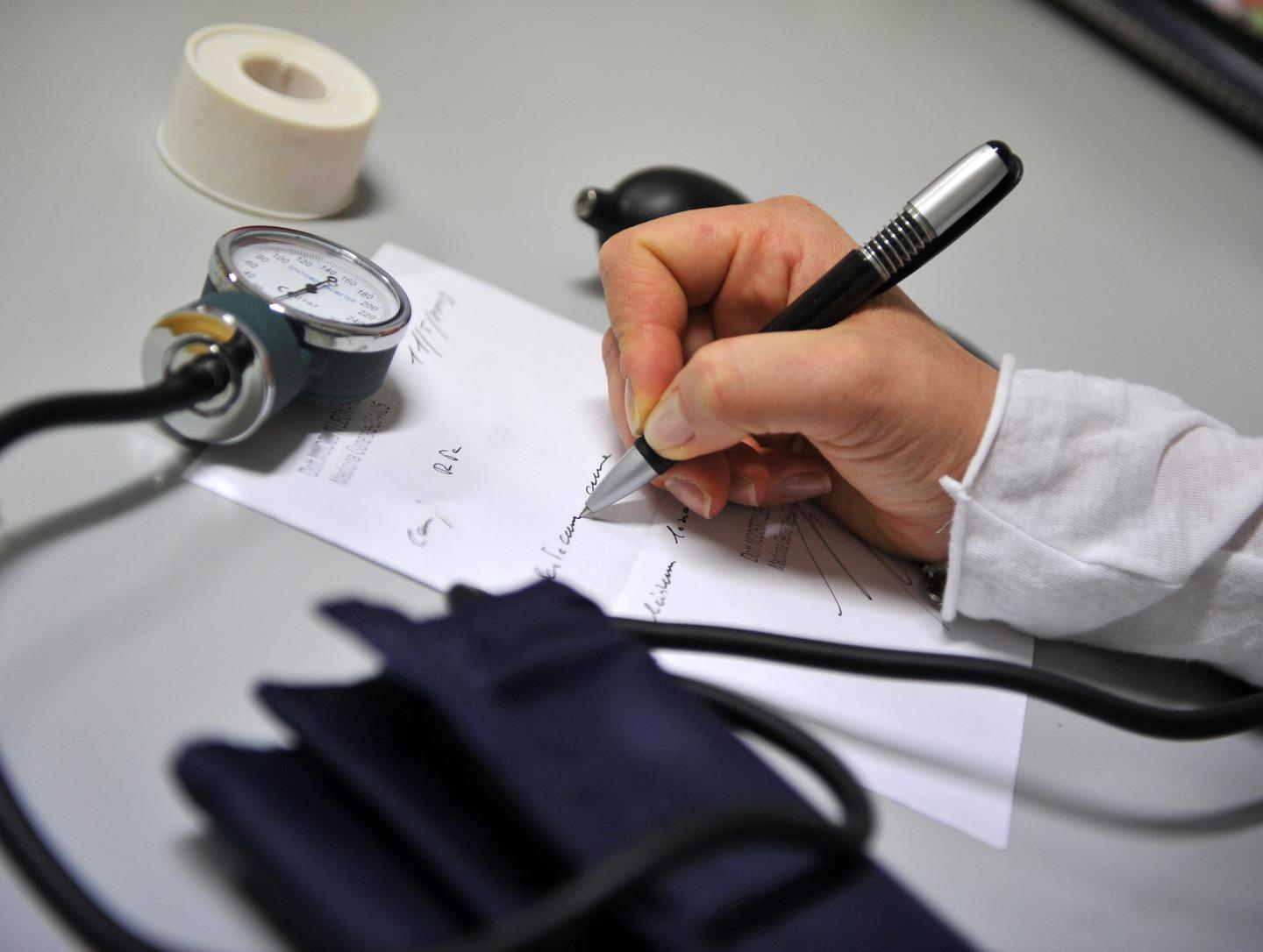 Morta di covid ad Alghero: indagato medico sospeso 