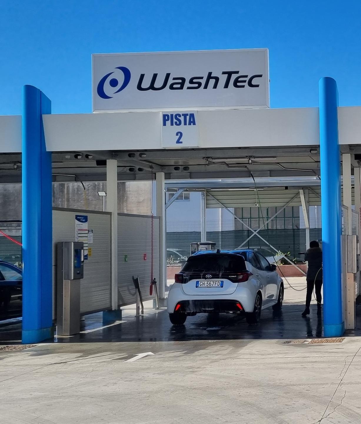 Una toilette per auto, cani e gatti 