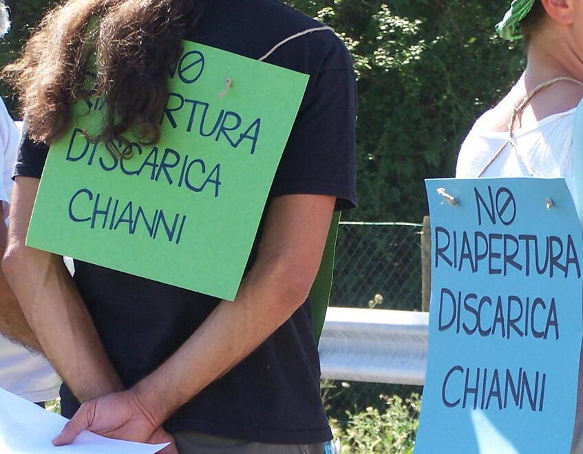 Protesta per la Grillaia, due manifestazioni per dire no alla riapertura della discarica 