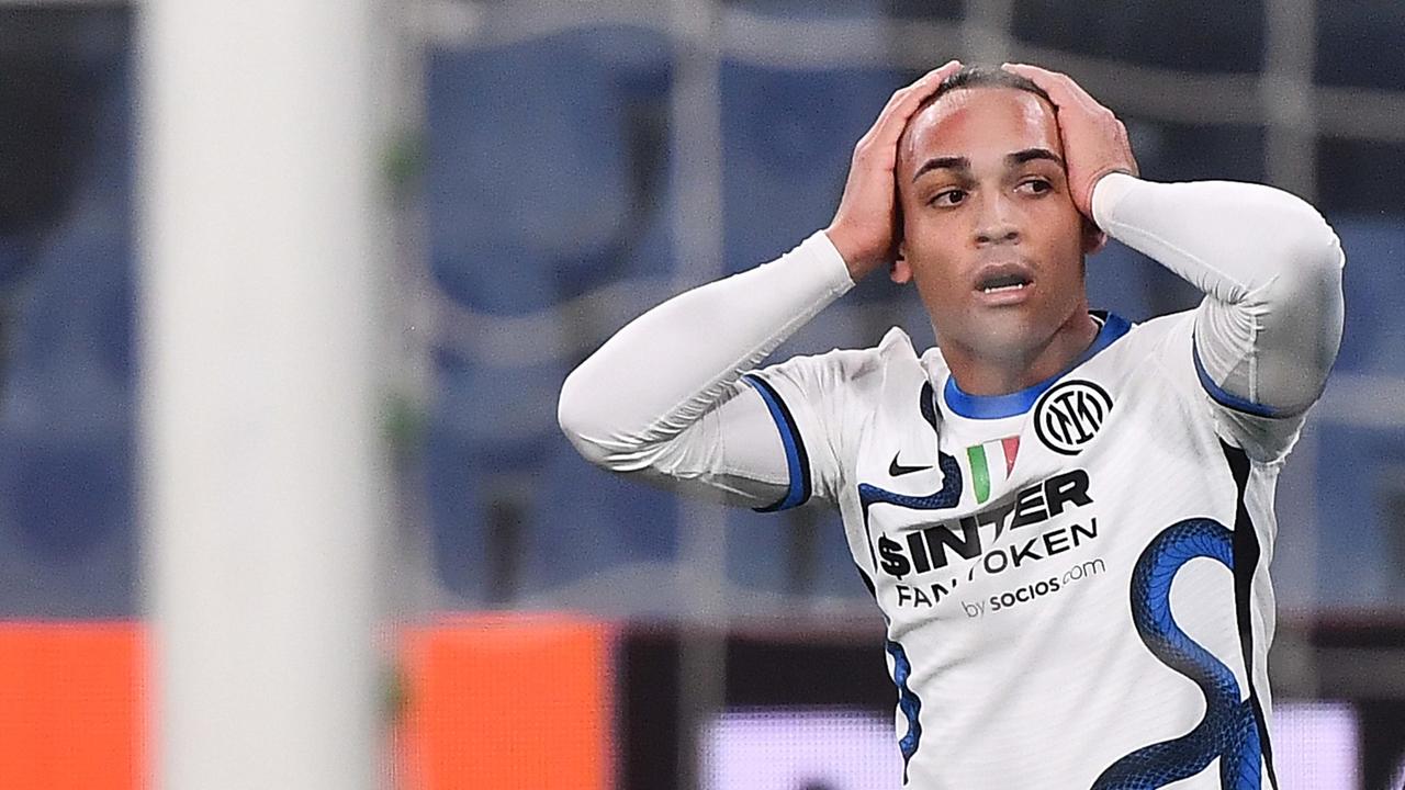 L'Inter non va oltre lo 0-0 in casa del Genoa: la disperazione di Lautaro Martinez (Foto Ansa/Luca Zennaro)