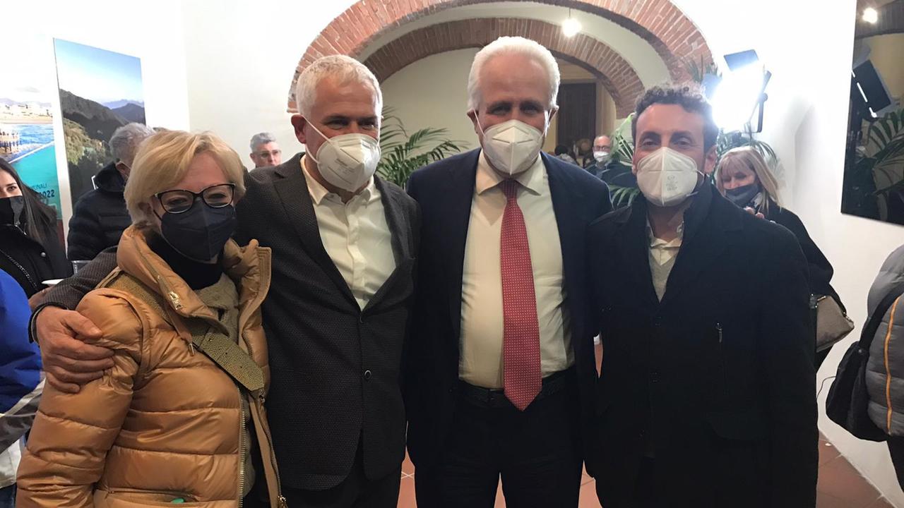 Elezioni a Camaiore, per Pierucci sindaco tanta gente e la sorpresa del presidente Giani