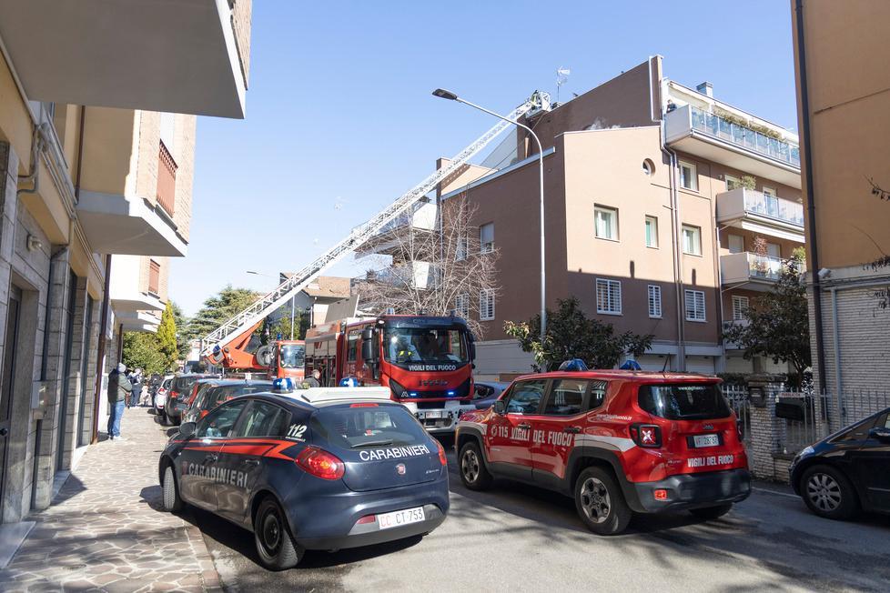 Modena. Fiamme dall’impianto fotovoltaico Paura in una palazzina di via Zattera 
