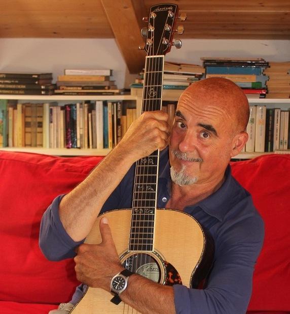 “Alguer Comedy”, viaggio tutto da ridere a partire dalle canzoni di Stefano Nosei