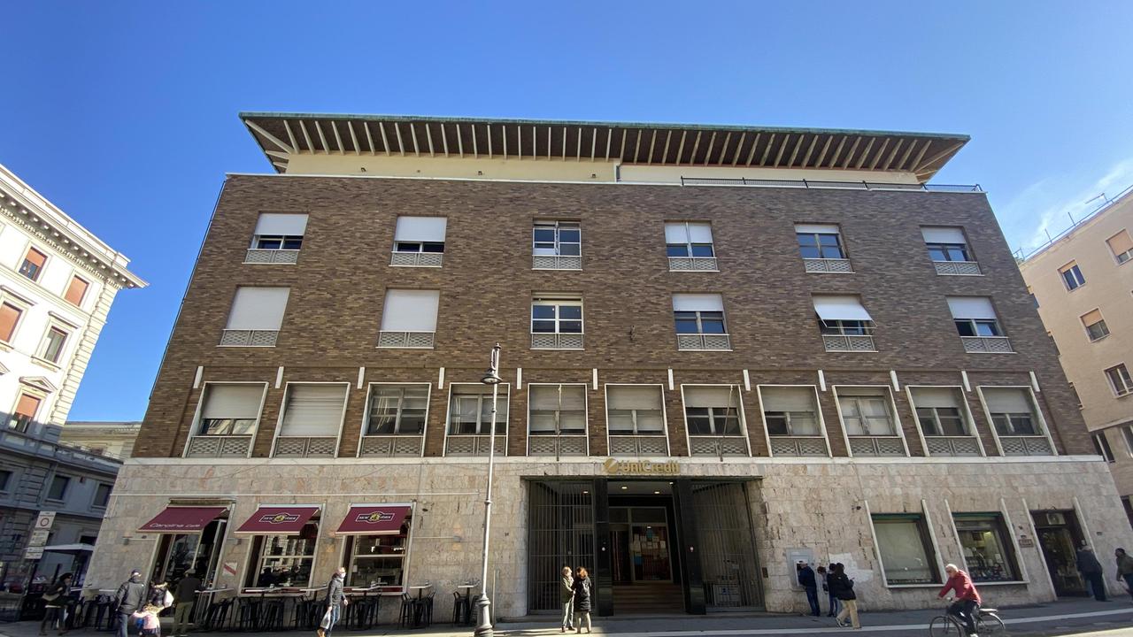 Il palazzo di via Cairoli