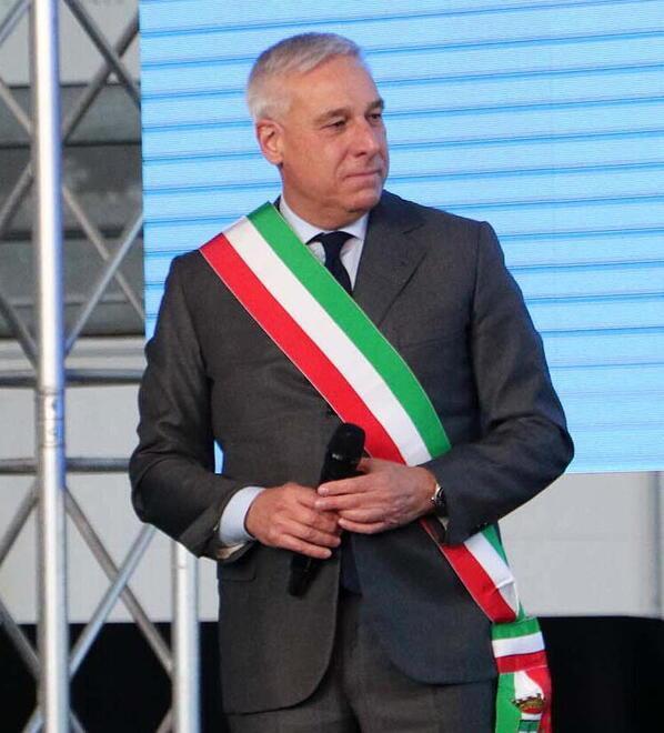 Il sindaco di Viareggio Giorgio Del Ghingaro