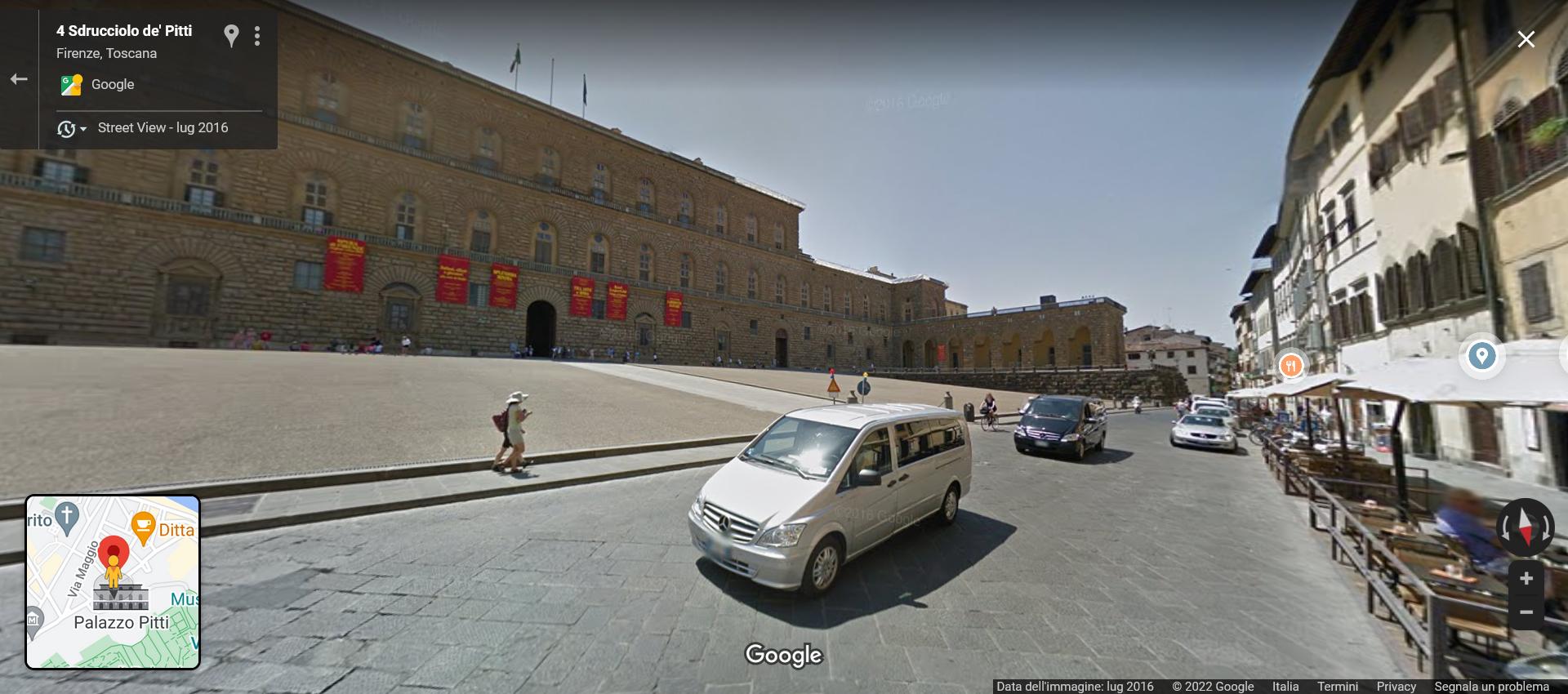 Piazza Pitti a Firenze