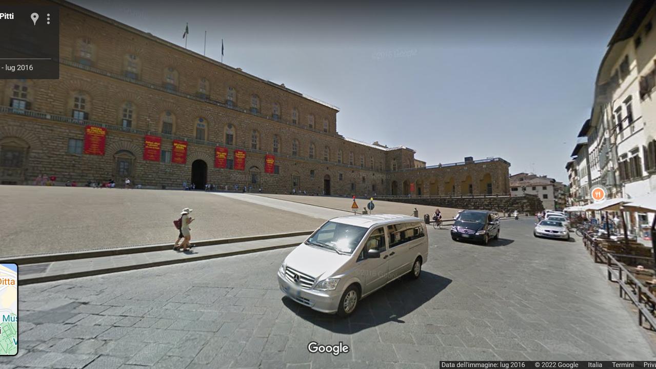 Piazza Pitti a Firenze