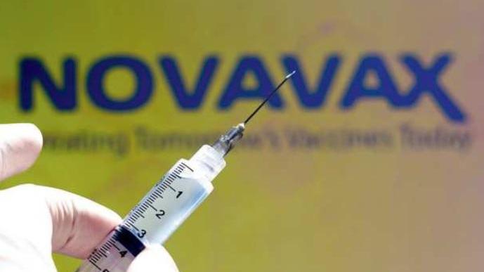 Un’immagine simbolica del vaccino Novavax (RAFAEL HENRIQUE / SOPA IMAGES / IPA)
